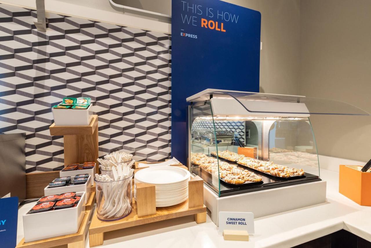 Holiday Inn Express Chicago - Magnificent Mile By Ihg Extérieur photo