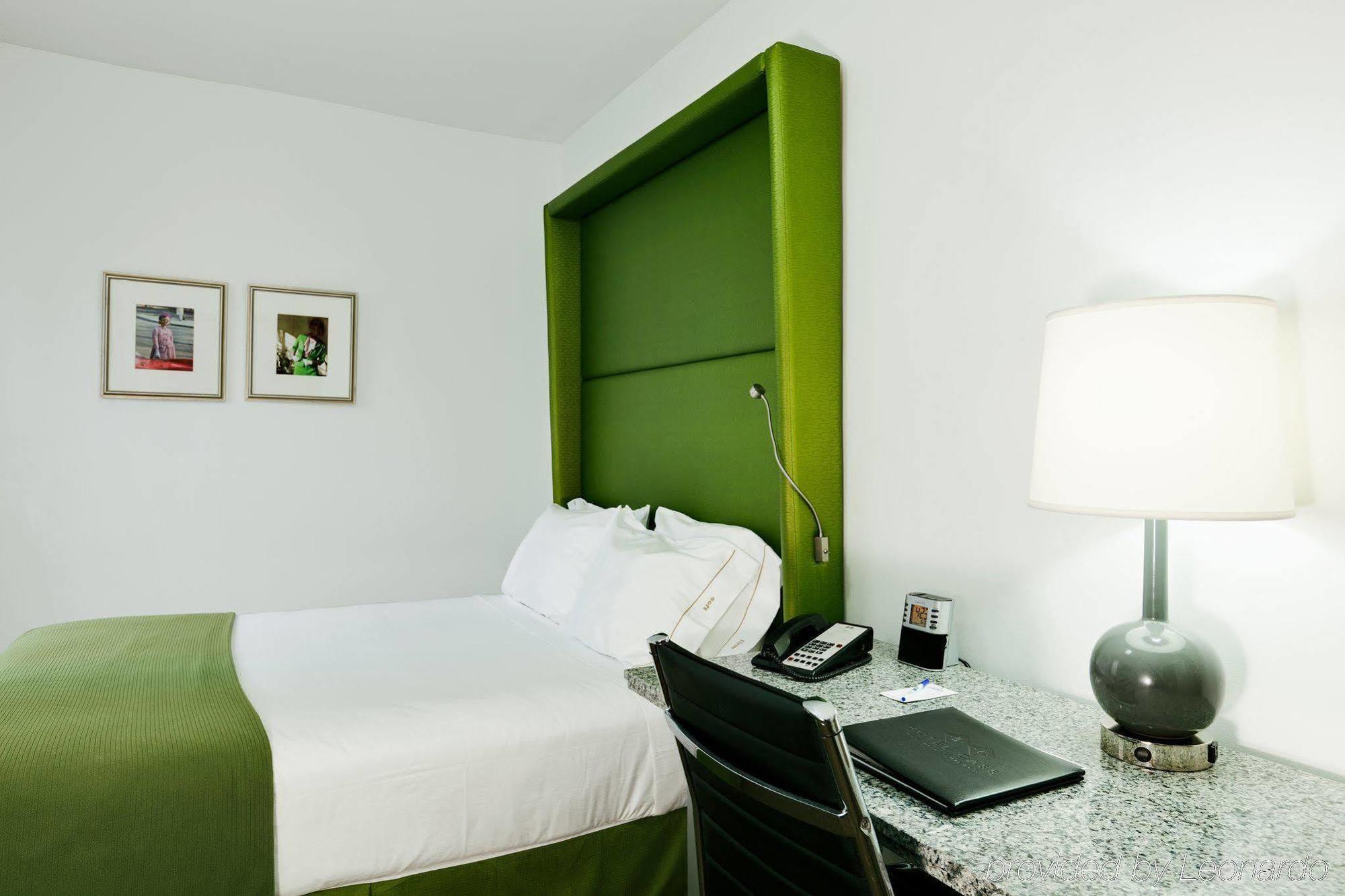 Holiday Inn Express Chicago - Magnificent Mile By Ihg Extérieur photo
