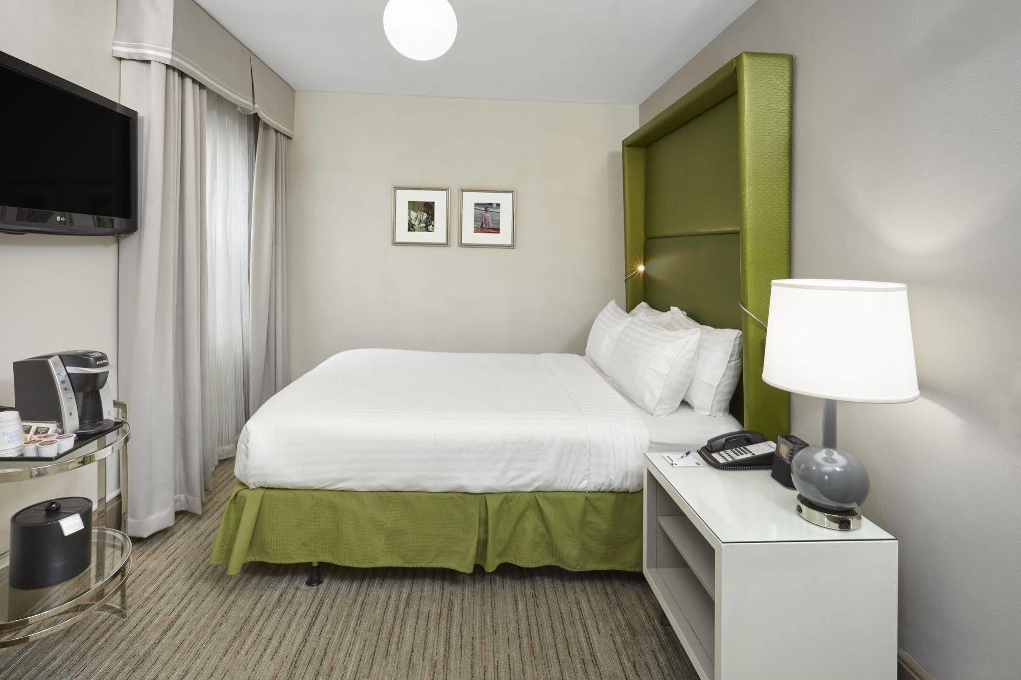 Holiday Inn Express Chicago - Magnificent Mile By Ihg Extérieur photo