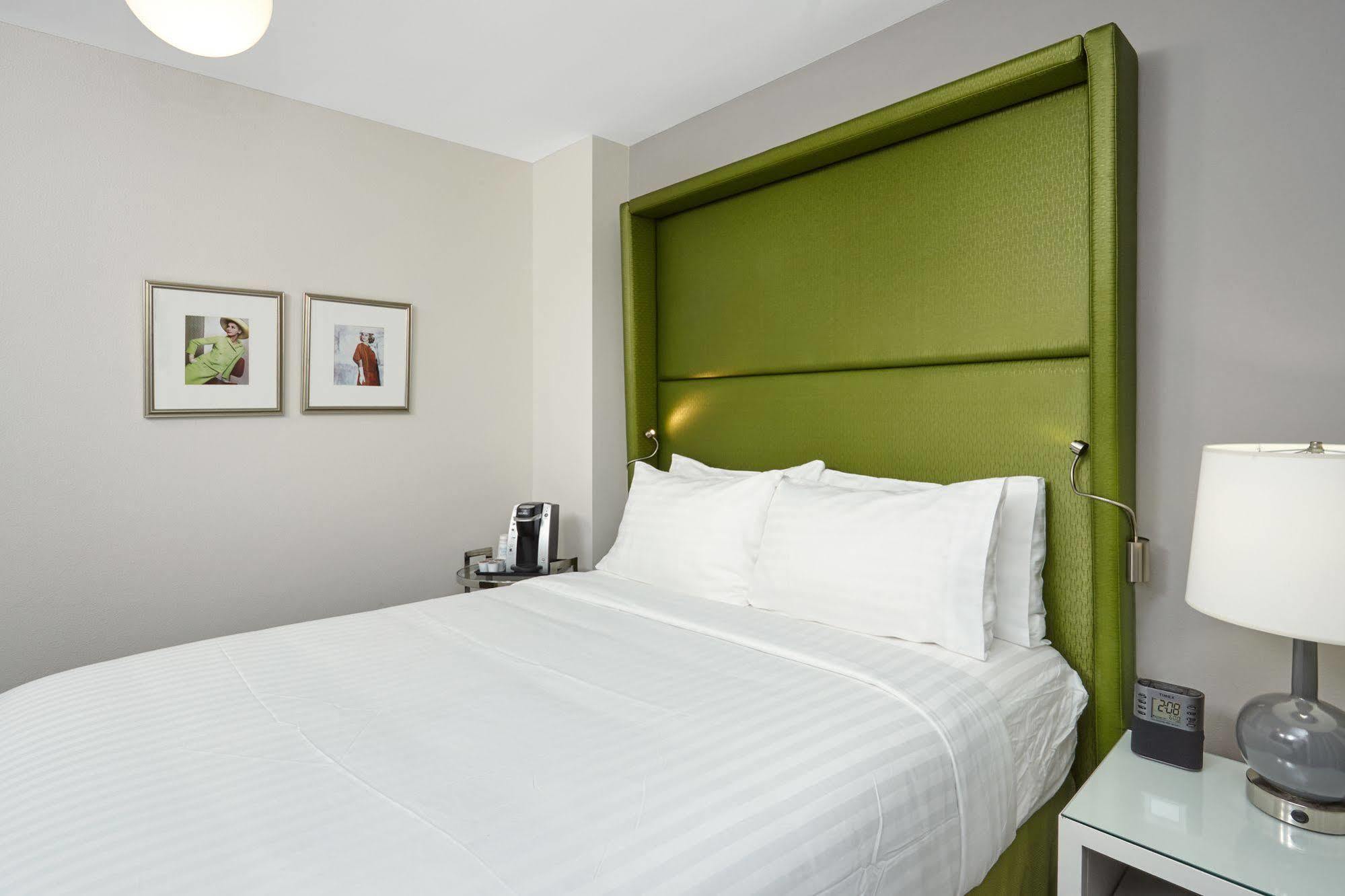 Holiday Inn Express Chicago - Magnificent Mile By Ihg Extérieur photo