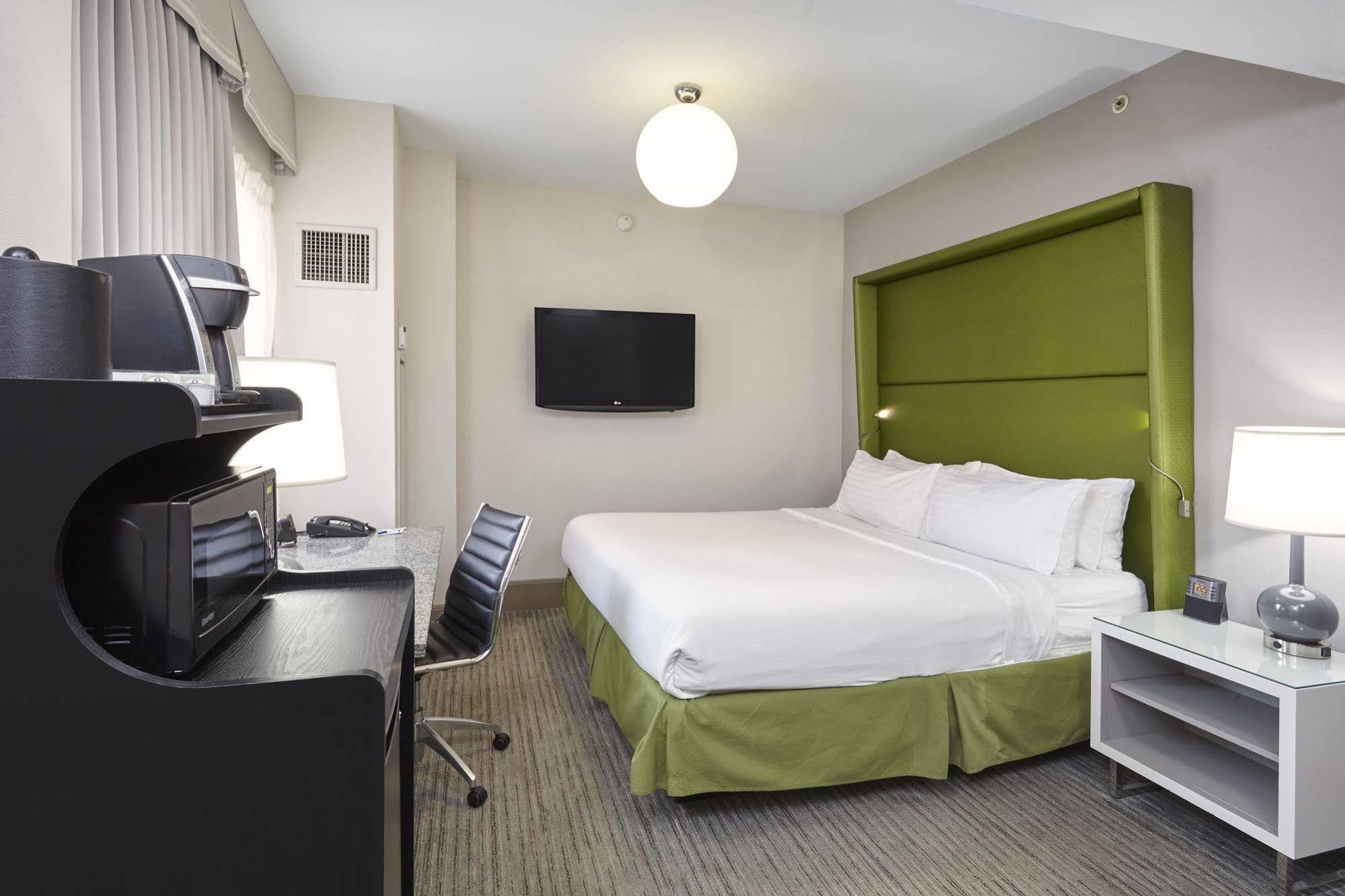 Holiday Inn Express Chicago - Magnificent Mile By Ihg Extérieur photo