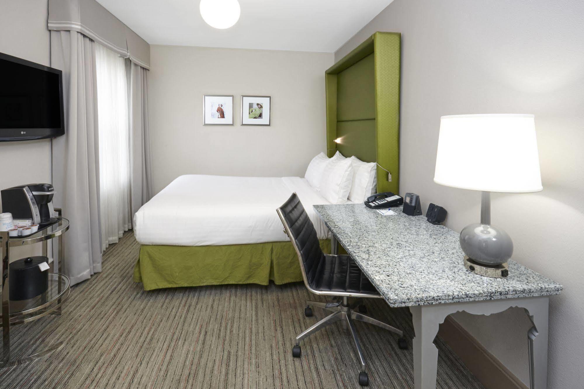 Holiday Inn Express Chicago - Magnificent Mile By Ihg Extérieur photo