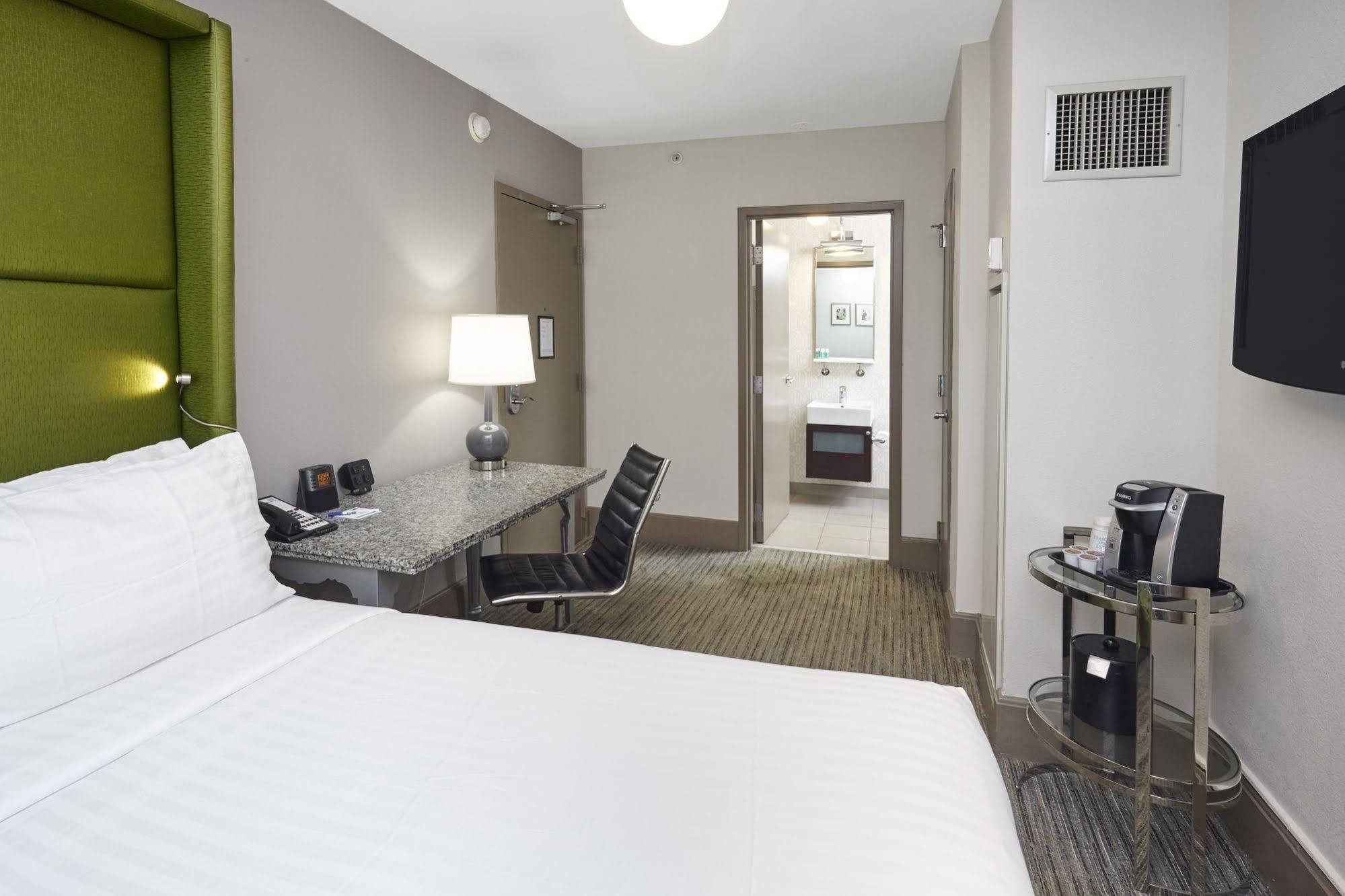 Holiday Inn Express Chicago - Magnificent Mile By Ihg Extérieur photo