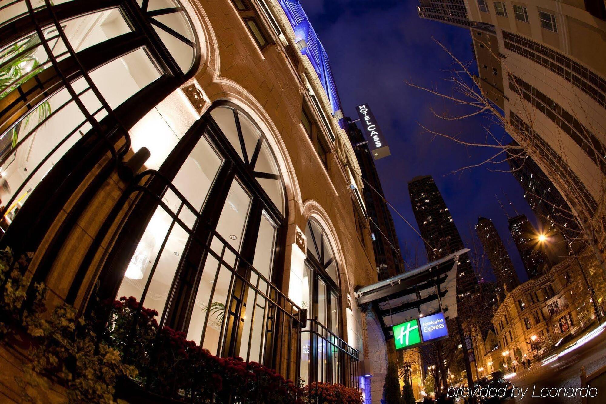 Holiday Inn Express Chicago - Magnificent Mile By Ihg Extérieur photo
